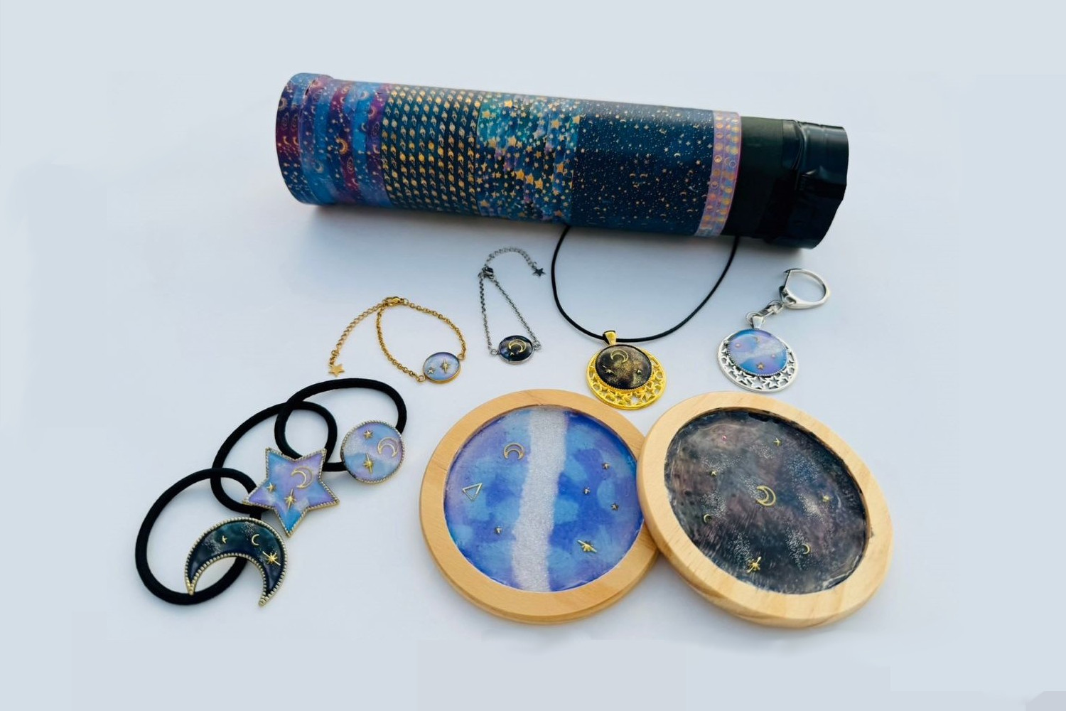 ハンドメイドレジンヘアゴム・ブローチ・ネックレス・ホルダーNo.490 ハンドメイドレジン・ヘアゴム・ブローチ・ネックレス・ホルダーNo.